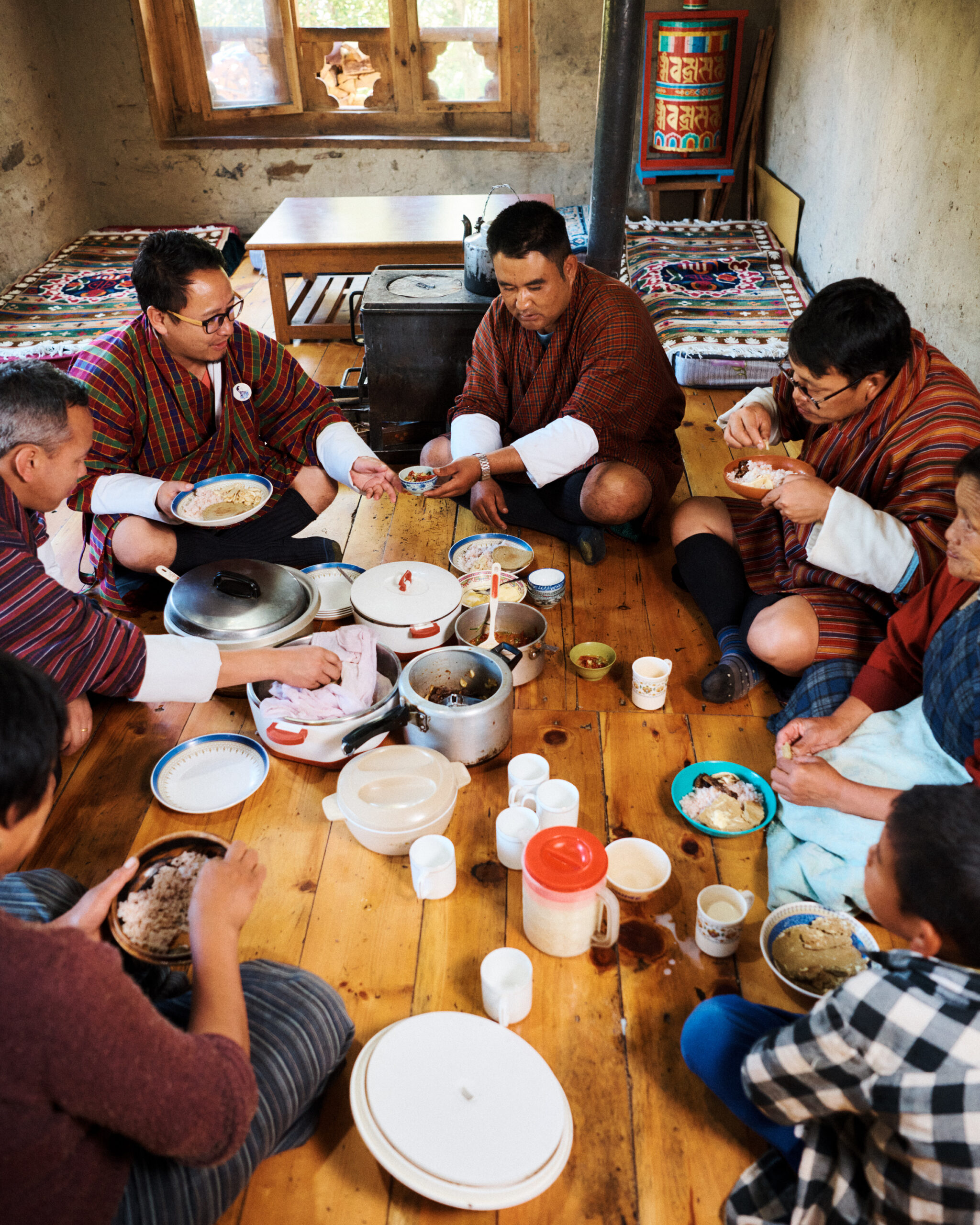不丹傳統料理體驗 Bhutanese Cooking Experience 不丹傳統料理擺盤,紅米飯與乳酪辣椒等在地菜色