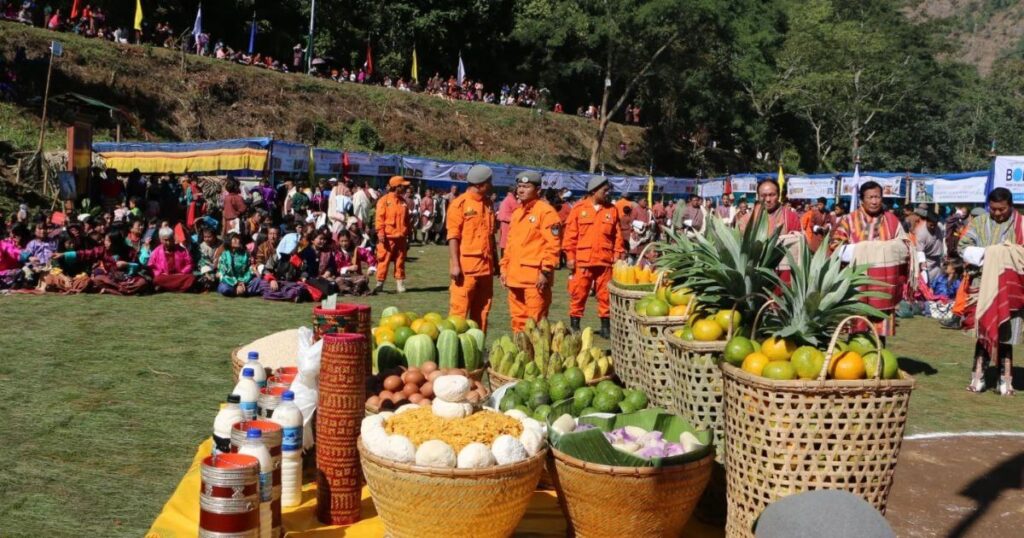 不丹Shemgang賞鳥節祭典供品展示