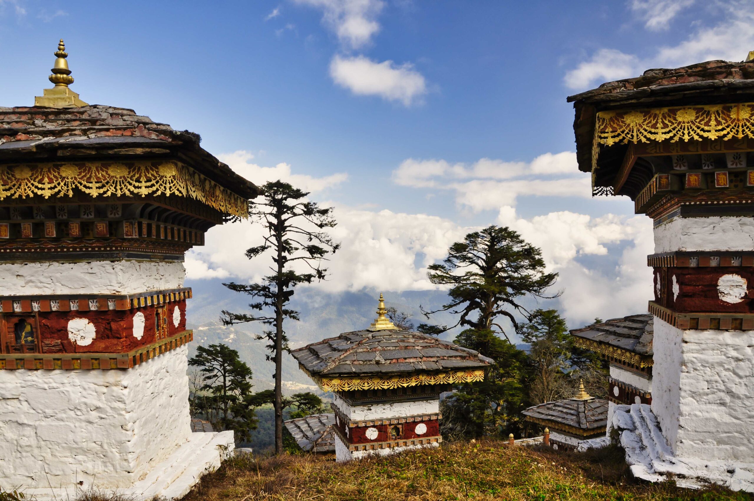 Panoramic view from stupas dochula pass thimphu district bhutan (2)