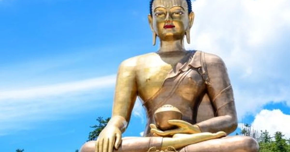 金剛座釋迦牟尼大佛 廷布金剛座釋迦牟尼青銅鍍金大佛像,高踞山丘俯瞰廷布河谷